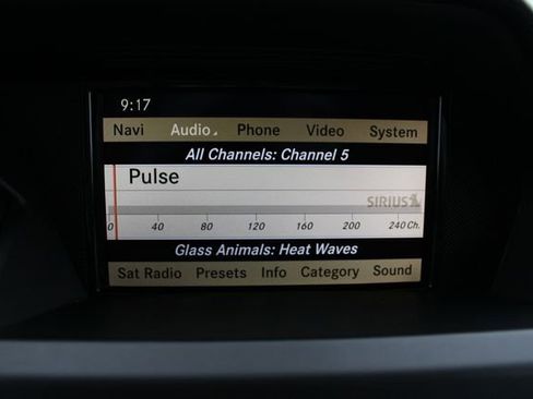 Used 2011 Mercedes-Benz GLK 350 4MATIC image 29