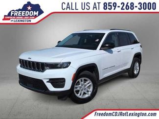 Used 2023 Jeep Grand Cherokee Laredo AWD/4WD video 1