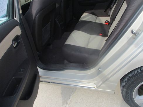 Used 2011 Chevrolet Malibu LT w/ Power Convenience Package FWD image 9