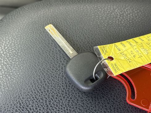 Used 2020 Toyota Camry SE image 50