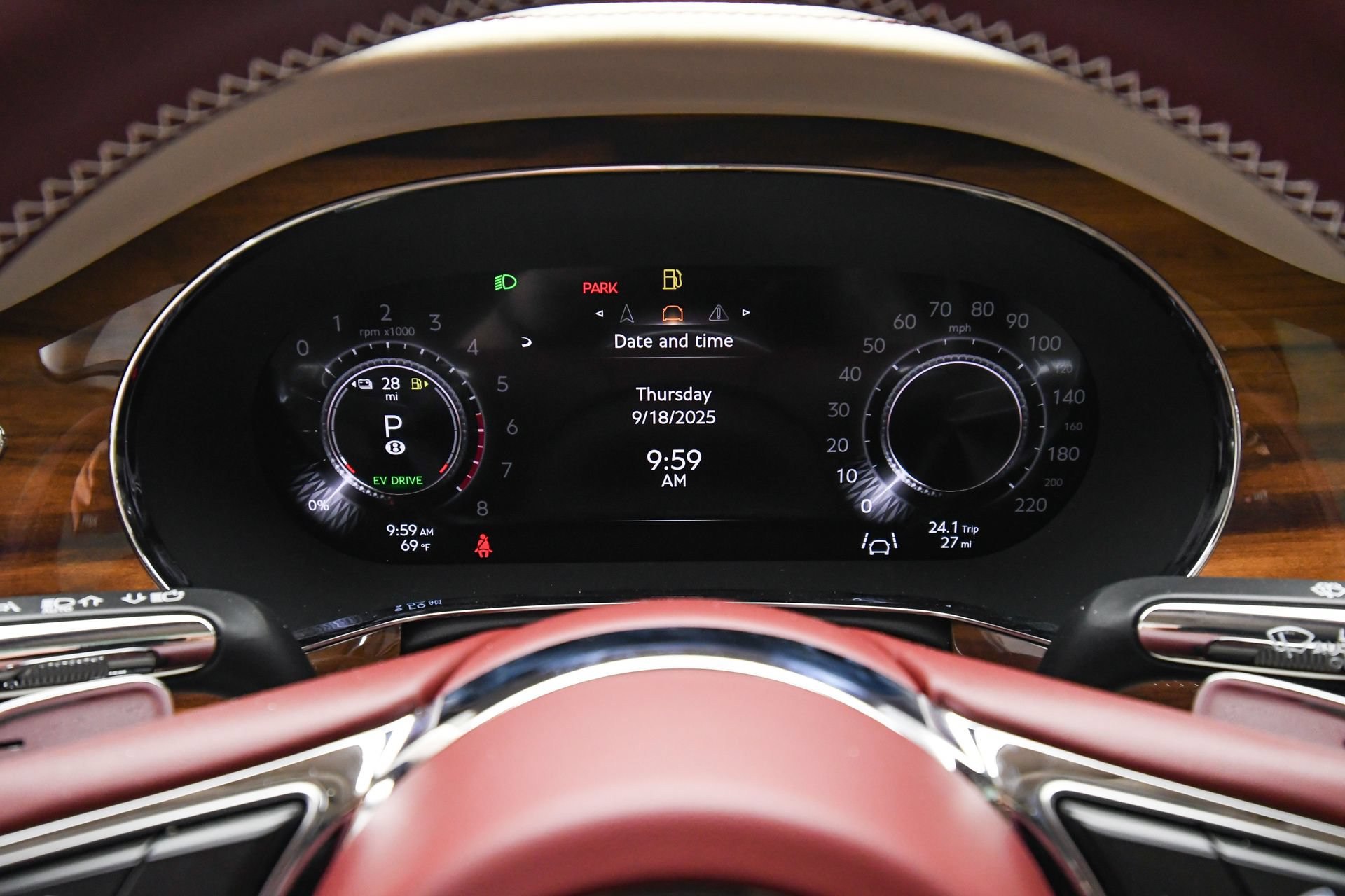 New 2026 Bentley Flying Spur V8 AWD/4WD image 16