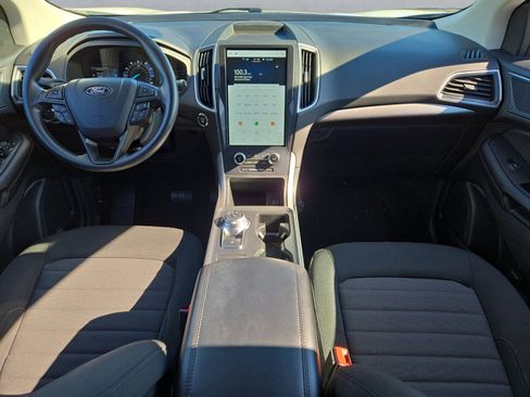 Certified 2024 Ford Edge SE image 9