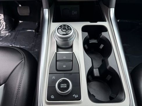 Used 2023 Ford Explorer XLT w/ Equipment Group 202A image 22