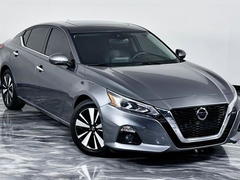 Used 2020 Nissan Altima 2.5 SL FWD image 3