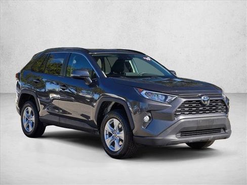 Used 2019 Toyota RAV4 XLE image 3