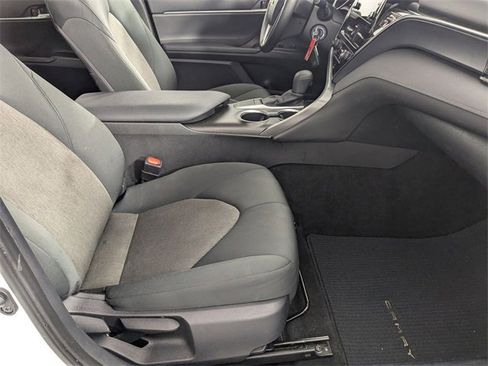 Used 2024 Toyota Camry LE image 28