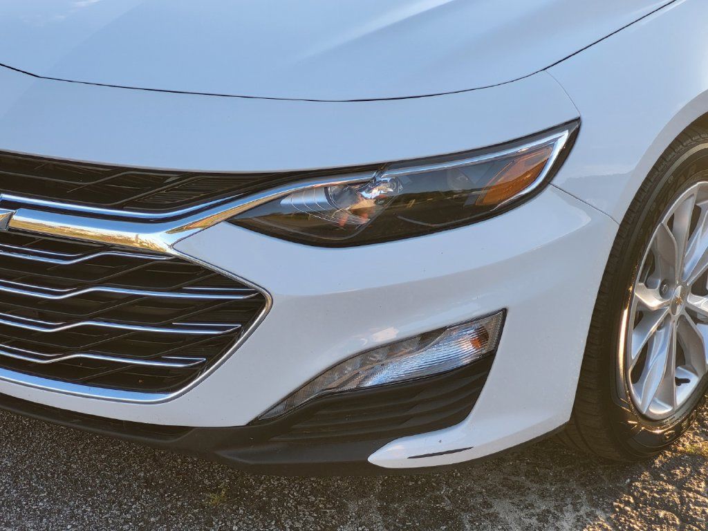Used 2025 Chevrolet Malibu LT FWD image 6