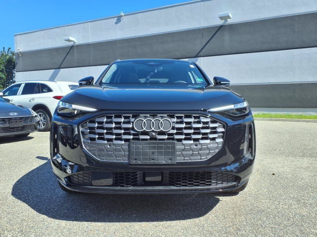 Used 2025 Audi Q5 Premium Plus AWD/4WD image 2