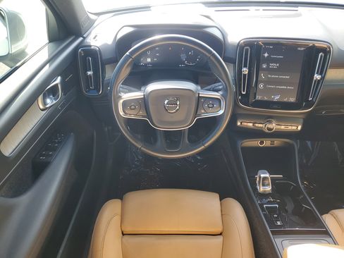 Used 2019 Volvo XC40 T5 Inscription image 16