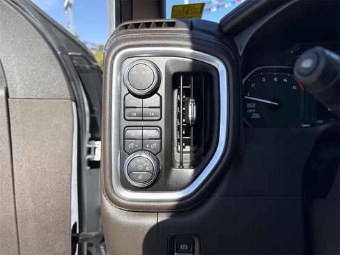 Used 2021 GMC Sierra 1500 SLT image 13