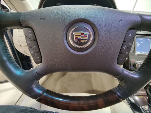 Used 2007 Cadillac DTS Performance FWD image 36