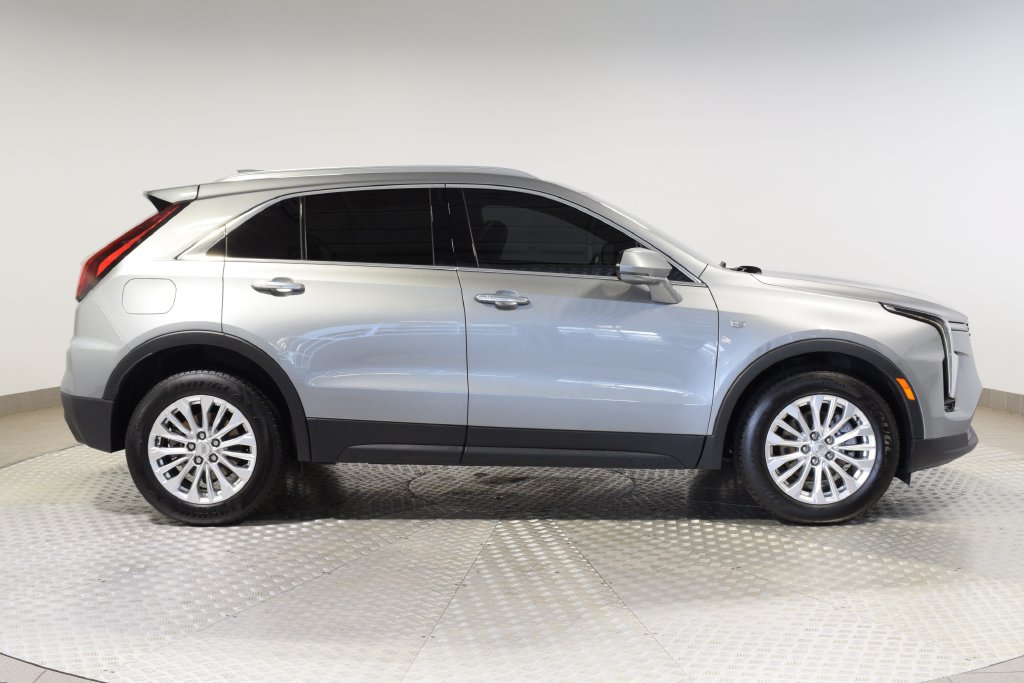 Used 2024 Cadillac XT4 Luxury w/ Cold Weather Package AWD/4WD image 2
