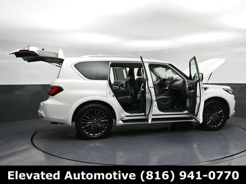 Used 2023 INFINITI QX80 Premium Select w/ All-Season Package image 40
