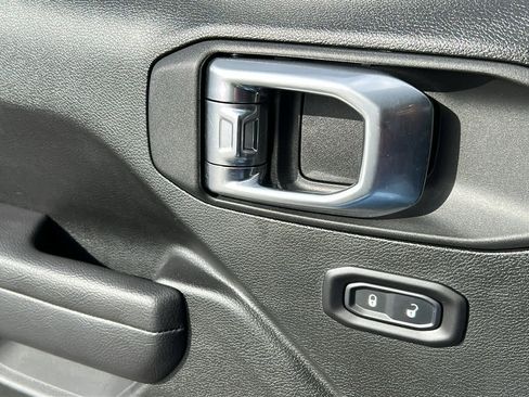 Used 2025 Jeep Wrangler Sport AWD/4WD image 22