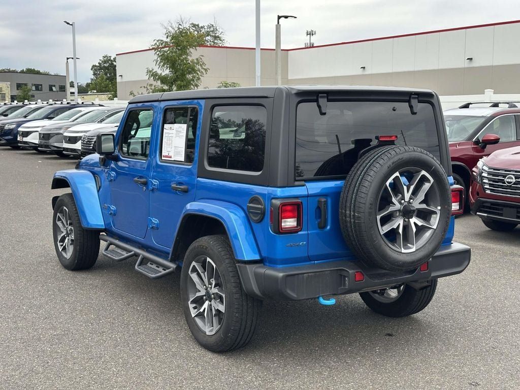 Used 2024 Jeep Wrangler Unlimited w/ Convenience Group AWD/4WD image 37