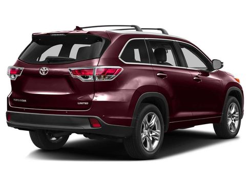 Used 2015 Toyota Highlander Plus AWD/4WD image 3