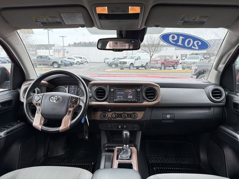 Used 2019 Toyota Tacoma SR5 image 13