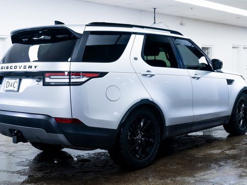 Used 2018 Land Rover Discovery SE image 6