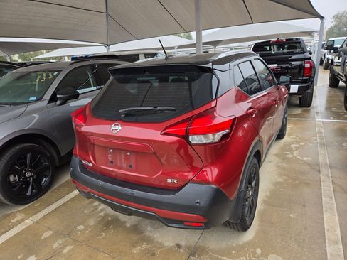Used 2020 Nissan Kicks SR w/ SR Premium Package image 5