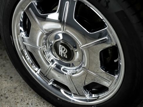 Used 2009 Rolls-Royce Phantom Sedan image 46