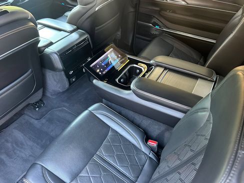 Used 2023 Jeep Grand Wagoneer Series III w/ Quick Order Packagew 28T AWD/4WD image 11