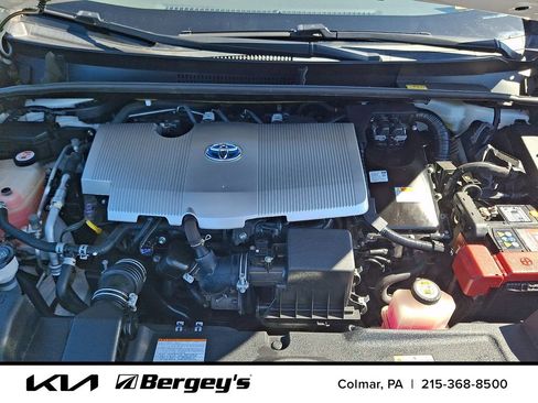 Used 2017 Toyota Prius Four FWD image 29
