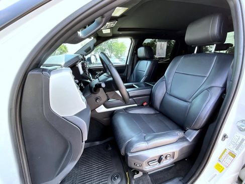 Used 2024 Toyota Tundra Platinum AWD/4WD image 11