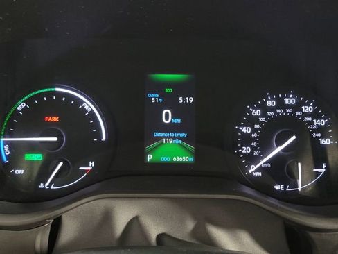 Used 2024 Toyota Sienna LE image 21