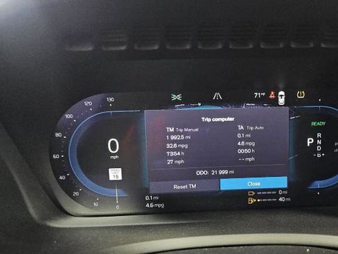 Used 2025 Volvo XC90 T8 Plus image 4