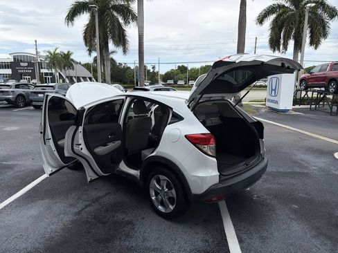 Certified 2021 Honda HR-V LX image 19