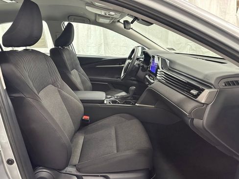 Used 2025 Toyota Camry LE image 61