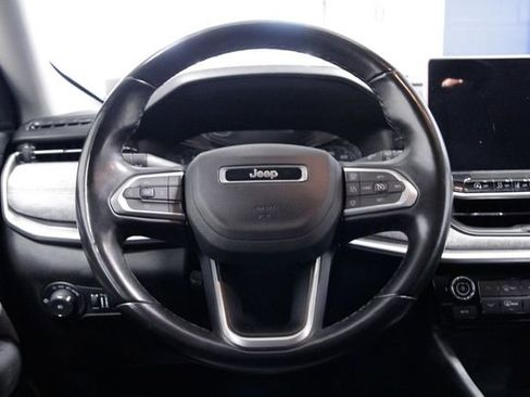 Used 2022 Jeep Compass Latitude image 18