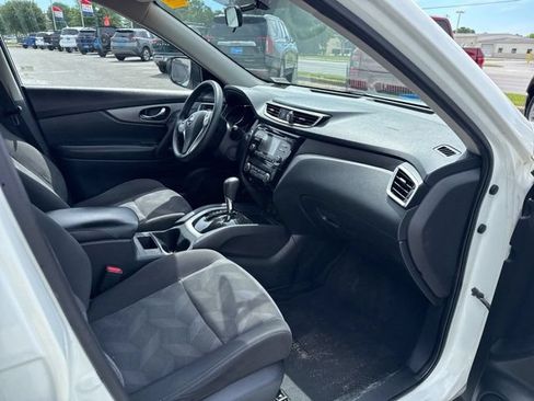 Used 2016 Nissan Rogue SV FWD image 11