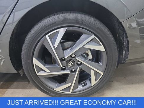 Used 2025 Hyundai Elantra SEL w/ Cargo Package FWD image 34