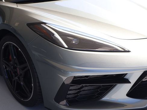 Used 2023 Chevrolet Corvette Stingray Preferred Cpe w/ Z51 Performance Package RWD image 3