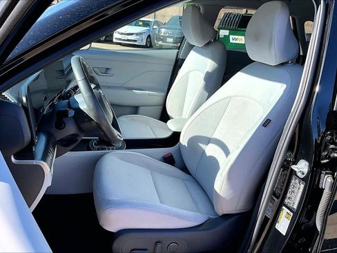 Used 2025 Hyundai Kona SEL image 8