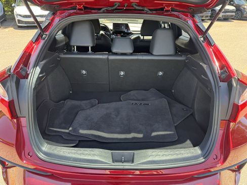 Used 2019 Toyota C-HR Limited image 18