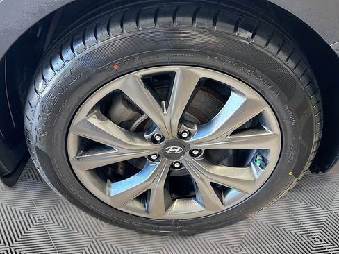 Used 2018 Hyundai Santa Fe Sport image 29