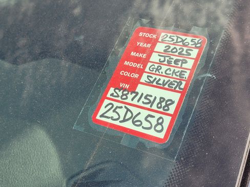 New 2025 Jeep Grand Cherokee L Altitude image 20