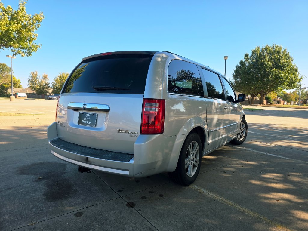 Used 2010 Dodge Grand Caravan SXT FWD image 19