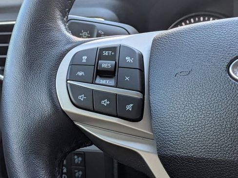 Used 2022 Ford Explorer XLT w/ Equipment Group 202A image 29