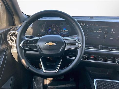 Used 2025 Chevrolet Equinox LT image 5