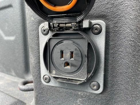 Certified 2022 Chevrolet Silverado 2500 Custom w/ Gooseneck/5TH Wheel Package image 14