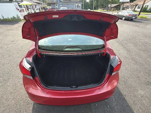 Used 2015 Hyundai Elantra SE w/ Option Group 03 FWD image 18