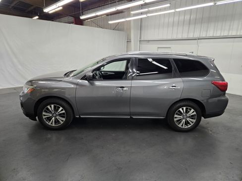 Used 2019 Nissan Pathfinder SL FWD image 2