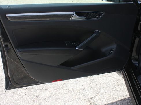 Used 2016 Volkswagen Passat 1.8T SE image 29