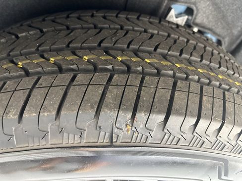 New 2026 Chevrolet Traverse LT w/ Driver Confidence Package image 7