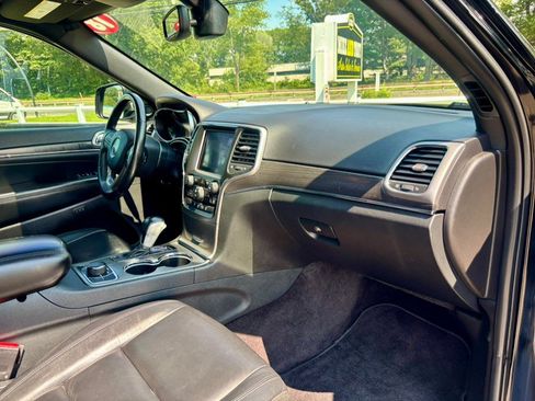 Used 2018 Jeep Grand Cherokee Limited AWD/4WD image 13