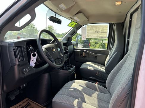 New 2025 Chevrolet Express 3500 w/ Power Convenience Package RWD image 17