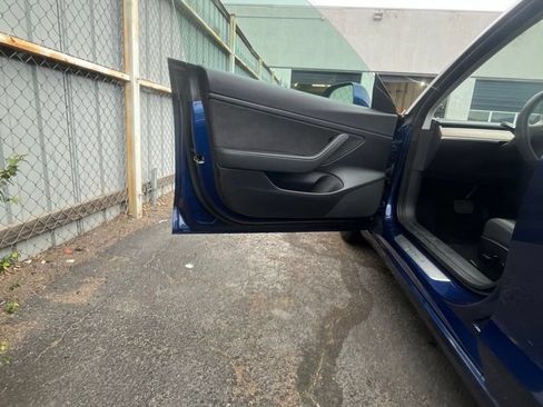 Used 2020 Tesla Model 3 Standard Range Plus RWD image 5